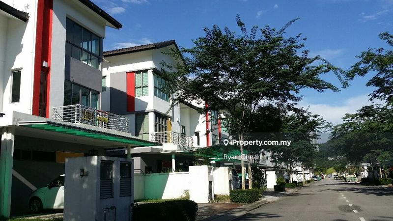 Rumah Berkembar untuk Dijual di Sutera Damansara, Gloria Residences, Damansara Damai oleh Ryan Cheah - iProperty.com.my