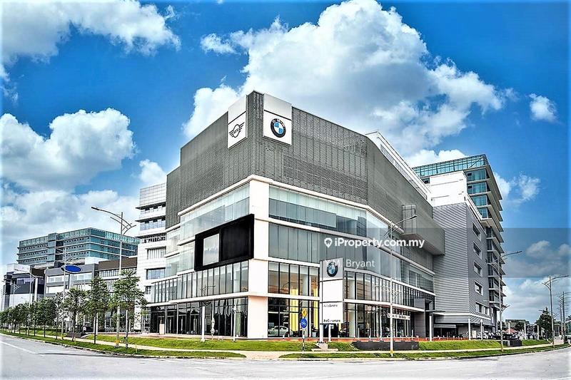 Bungalow House for Sale in SAUJANA GOLF PINGGIRAN GOLF LAKEVIEW, Saujana by Bryant Be - iProperty.com.my