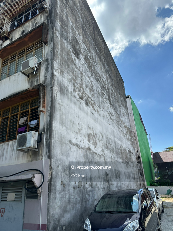 Flat for Sale in Wisma Batas Baru by CC Khor - iProperty.com.my