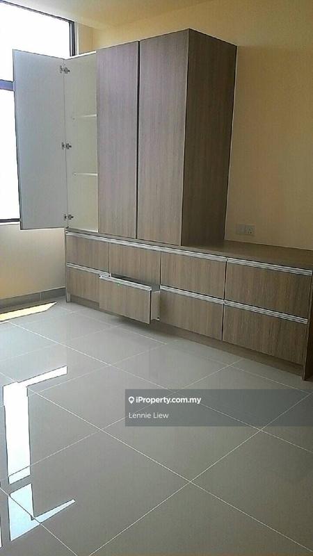 For Rent - Emerald Avenue