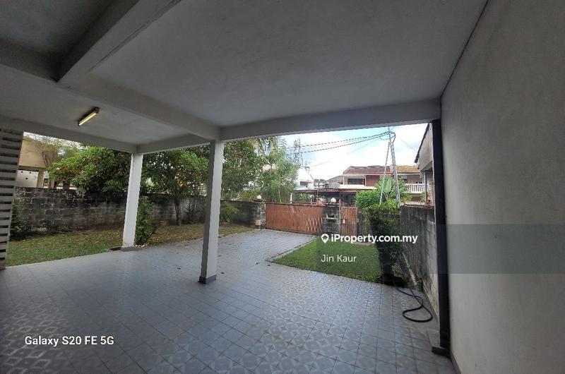 Rumah Berkembar untuk Dijual di Bandar Sungai Long, Selangor oleh Jin Kaur - iProperty.com.my