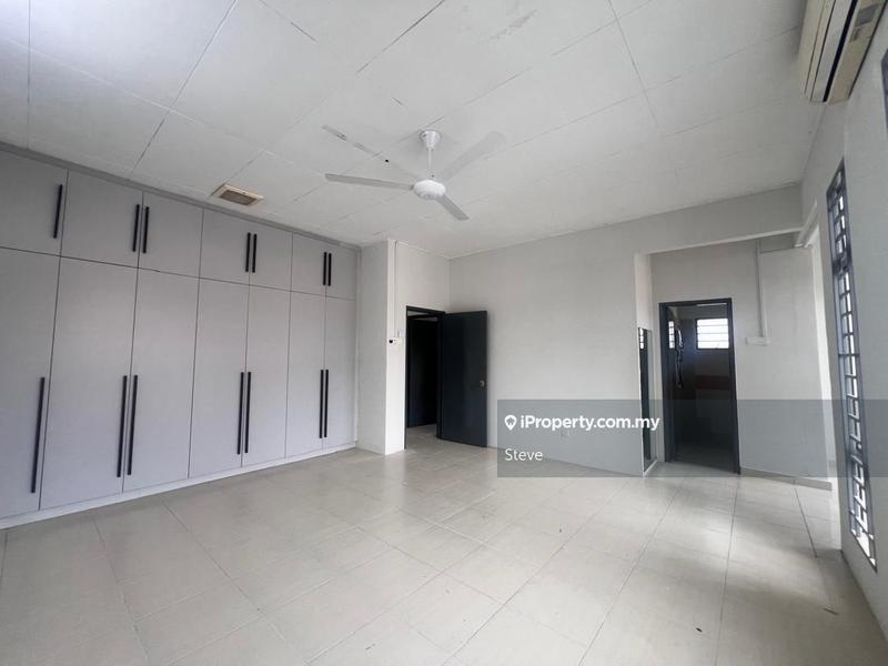 Rumah Berkembar untuk Dijual di Bandar Putra Permai, Seri Kembangan oleh Steve - iProperty.com.my