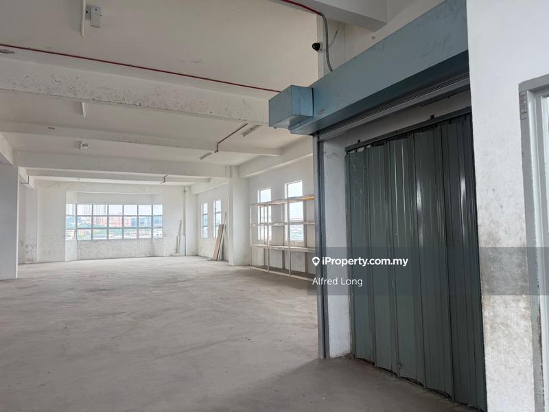 For Rent - Facing Road 4sty Semi-d Commercial Shop , Seri Kembangan