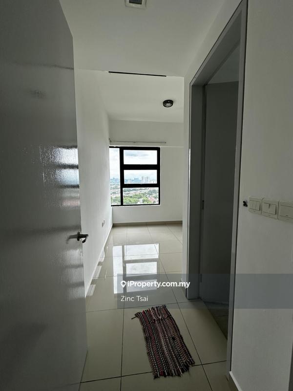 Service Residence for Sale in D'Aman Residences @ Puchong by Zinc Tsai - Master Bedroom with bathroom - iProperty.com.my