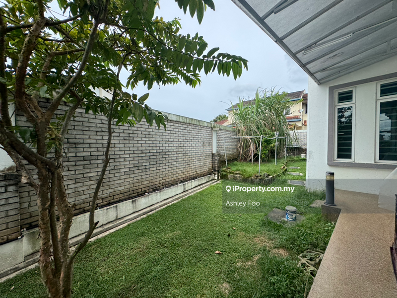 Banglo untuk Dijual di SS3, Petaling Jaya oleh Ashley Foo - Ground floor lounge 1 for 2bedrooms - iProperty.com.my