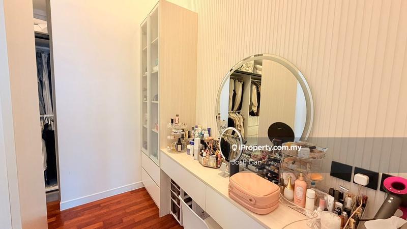 For Sale - Pavilion Hilltop