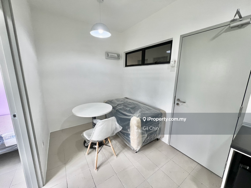 For Rent - Uni Suites