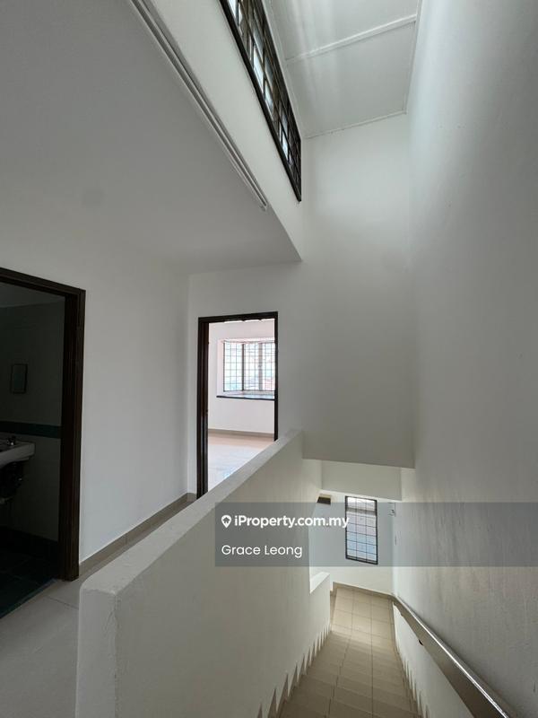 Rumah Berangkai 2 Tingkat untuk Dijual di Taman Sri Sinar, Segambut oleh Grace Leong - Corridor - iProperty.com.my