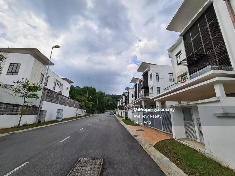 Rumah Berkembar untuk Dijual di Emery @ Kemensah, Ampang oleh Kelly Ang - iProperty.com.my