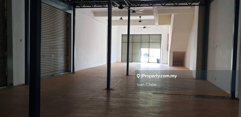 Kilang Teres untuk Dijual di End Lot 3 Storey Link Factory, Seri Kembangan oleh Ivan Chew - iProperty.com.my