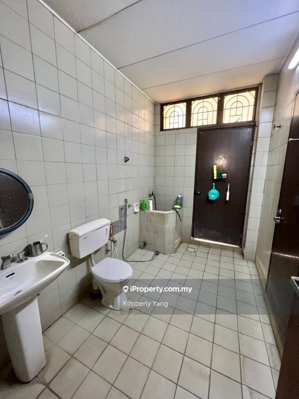 Banglo untuk Dijual di TAMAN DESA-WELL DESIGNED HOUSE, NICE VIEWS!, Taman Desa oleh Kimberly Yang - iProperty.com.my