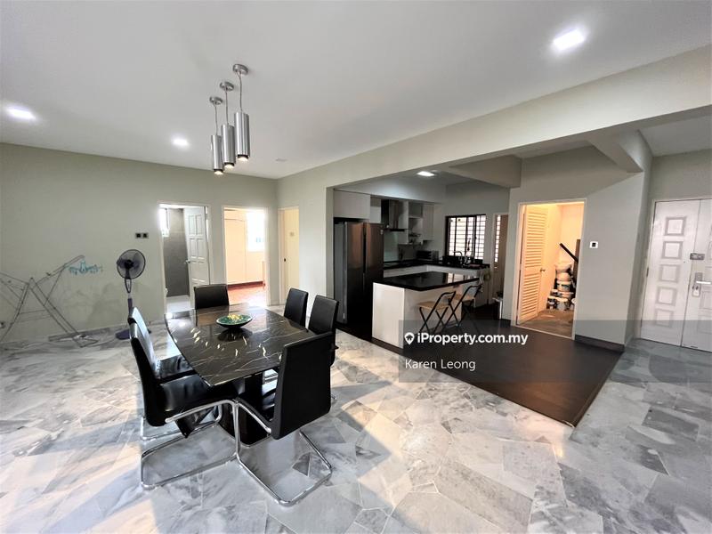 For Sale - Villa Flora