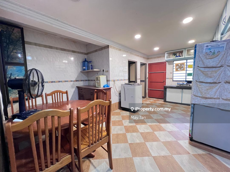 Rumah Berangkai 3 Tingkat untuk Dijual di Taman Kluang Barat, Kluang oleh May Tan - iProperty.com.my