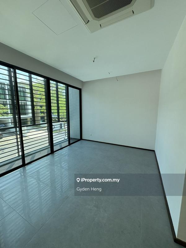 3-storey Terraced House for Sale in Leisure Farm, Gelang Patah by Gyden Heng - iProperty.com.my