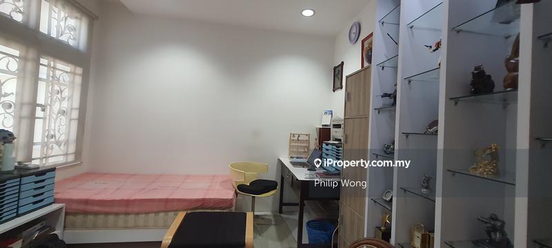 Rumah Berkembar untuk Dijual di Taman Equine, Seri Kembangan oleh Philip Wong - iProperty.com.my