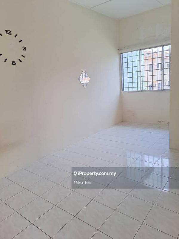 Semi-Detached House for Sale in Taman Pinggiran Putra, Seri Kembangan by Miko Teh - iProperty.com.my