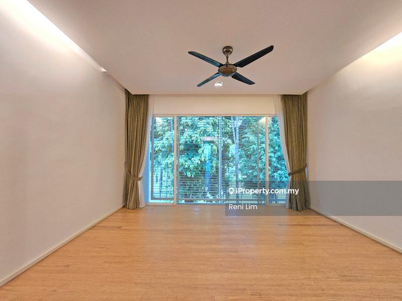 Rumah Berkembar untuk Dijual di Seri Pilmoor, Bayu Timur, Ara damansara, Ara Damansara oleh Reni Lim - Living Room - iProperty.com.my