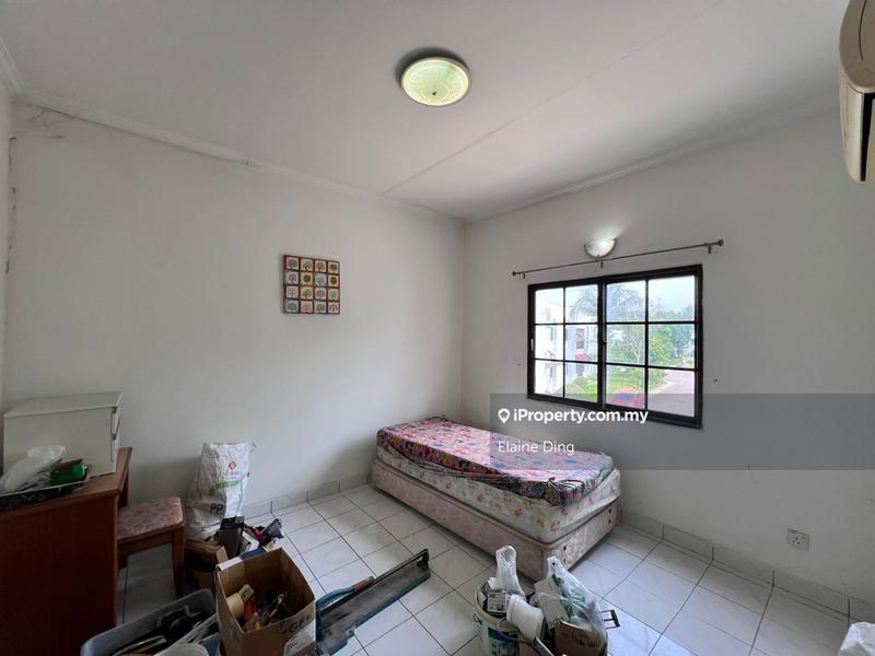 Rumah Bandar untuk Dijual di Country Heights, Kajang oleh Elaine Ding - iProperty.com.my