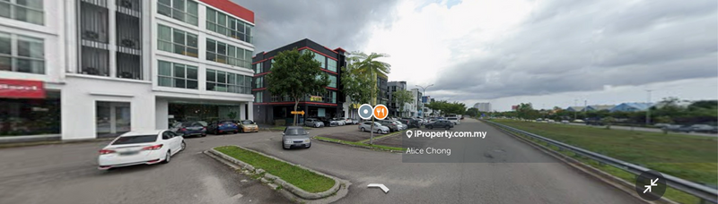 For Sale - Boulevard Permas jaya 4 storey endlot shop with lift