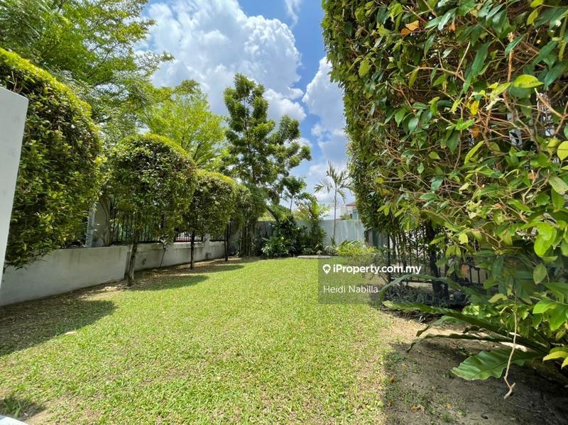 Bungalow House for Sale in Damansara Jaya, Petaling Jaya by Heidi Nabilla - iProperty.com.my