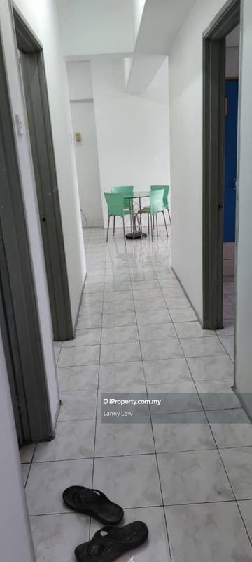 Kondominium untuk Dijual di Menara KLH Puchong oleh Lanny Low - Walkway of Menara KLH Puchong Jaya Selangor - iProperty.com.my