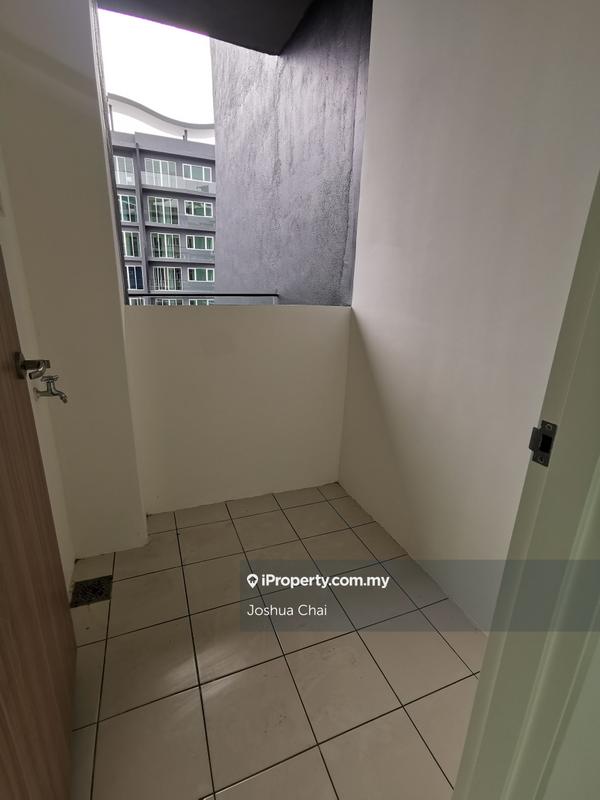 Kondominium untuk Dijual di QuayWest Residence oleh Joshua Chai - Main Dry Yard - iProperty.com.my
