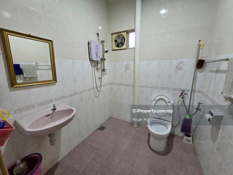Rumah Berkembar untuk Dijual di Taman Taming Jaya, Balakong oleh Aivan Ng - iProperty.com.my