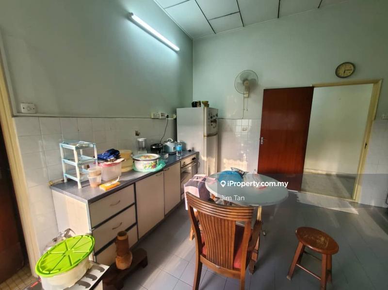 Bungalow House for Sale in Taman Sri Sentosa, Jalan Klang Lama (Old Klang Road) by Jim Tan - iProperty.com.my