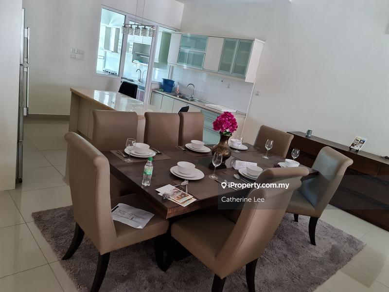 Duta Tropika, Hartamas, Publika, Dutamas