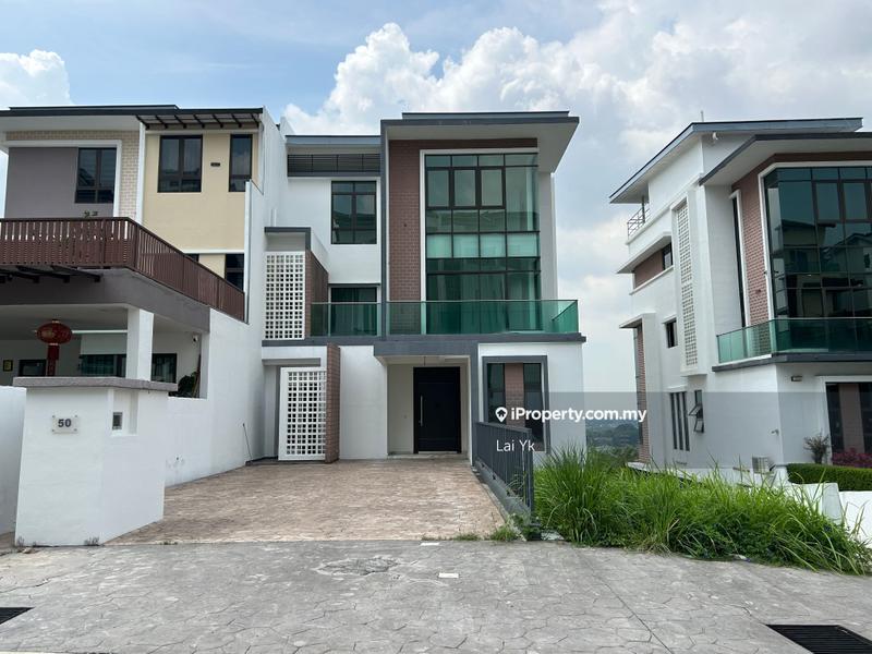 Rumah Berkembar untuk Dijual di Putra Heights, Subang Jaya oleh Lai Yk - iProperty.com.my