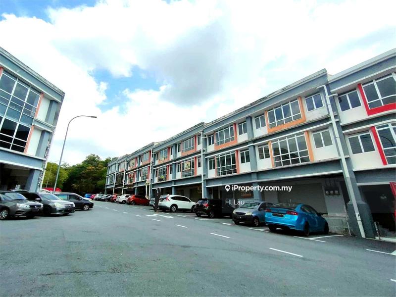 For Rent - Ground Floor Shop 22 x 70 @ Salak Perdana Business Park Salak Tinggi