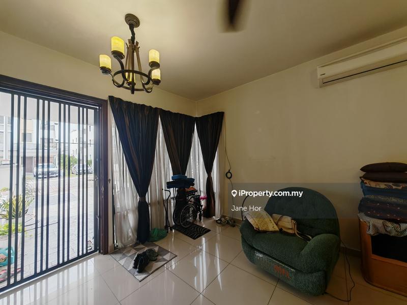 Townhouse for Sale in 16 Sierra, Puchong by Jane Hor - iProperty.com.my