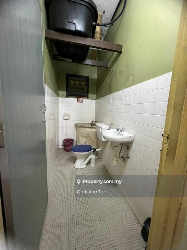 Flat for Rent in Flat Taman Alam Megah by Christine Tan - Bathroom - iProperty.com.my