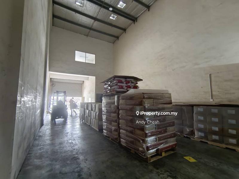 For Rent - Jalan Mutiara Emas x/xx Mount Austin Corner lot