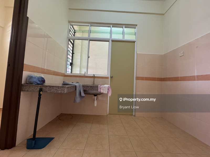 Pangsapuri untuk Dijual di Pangsapuri Bukit Beruang Bestari (University View) oleh Bryant Liow - iProperty.com.my