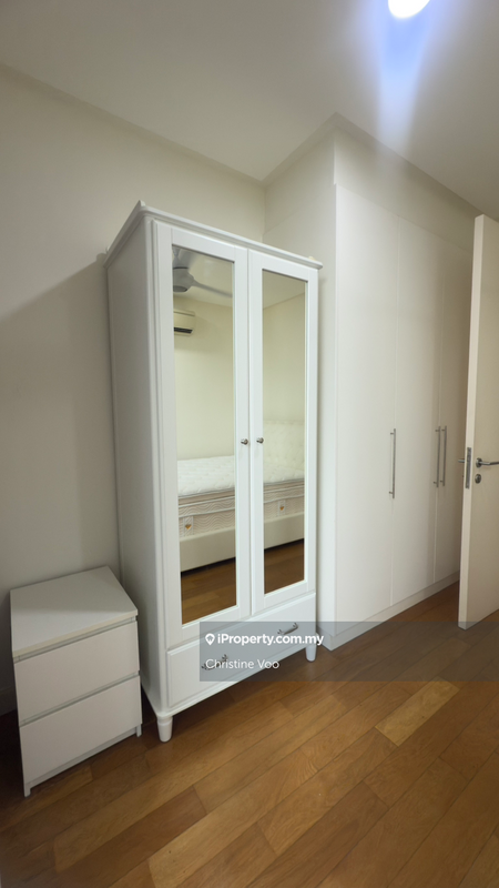 For Rent - 6 CapSquare