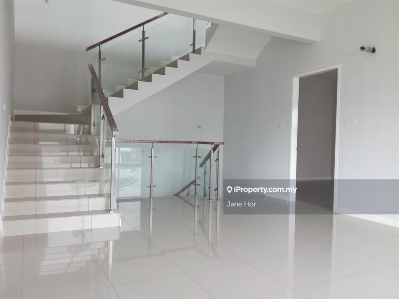 Rumah Berangkai 3 Tingkat untuk Dijual di 16 Sierra, Puchong oleh Jane Hor - iProperty.com.my