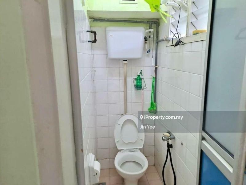 Rumah Teres 1-Tingkat untuk Dijual di Happy Garden, Kuchai Lama oleh Jin Yee - Bathroom - iProperty.com.my