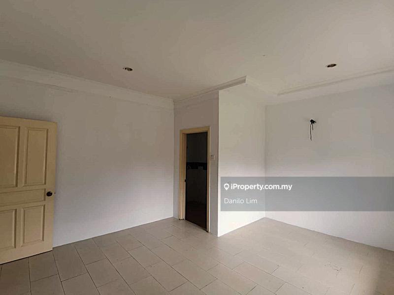 Bungalow House for Sale in College Heights Garden Resort, Setul by Danilo Lim - iProperty.com.my