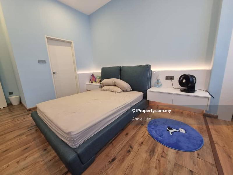 Bungalow House untuk Dijual di Taman Putra Pogun 3 Storey Link Bungalow House, Kota Kinabalu oleh Annie Hee - iProperty.com.my