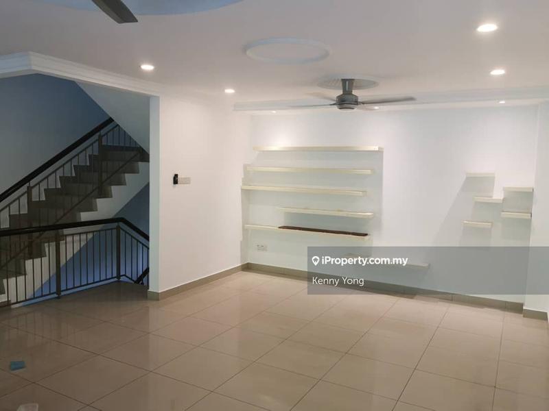 Townhouse for Sale in Kelana Jaya, Petaling Jaya by Kenny Yong - iProperty.com.my