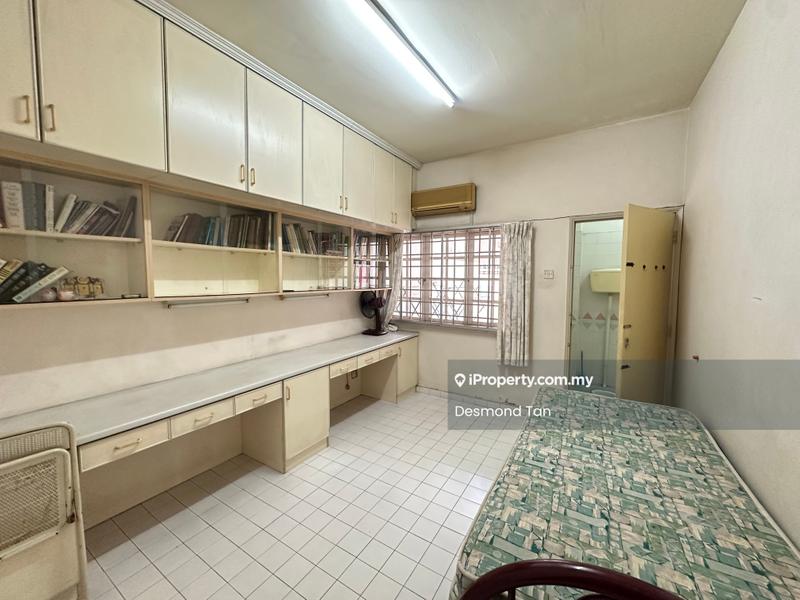2-storey Terraced House for Sale in Taman Sea, Petaling Jaya by Desmond Tan - Bedroom - iProperty.com.my