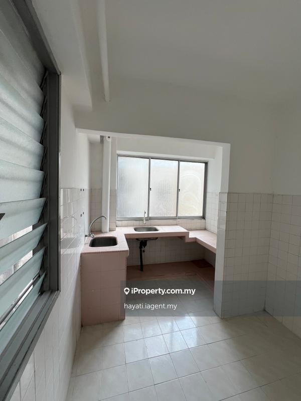 Apartment for Sale in Pangsapuri Dahlia Court by hayati.iagent.my - iProperty.com.my