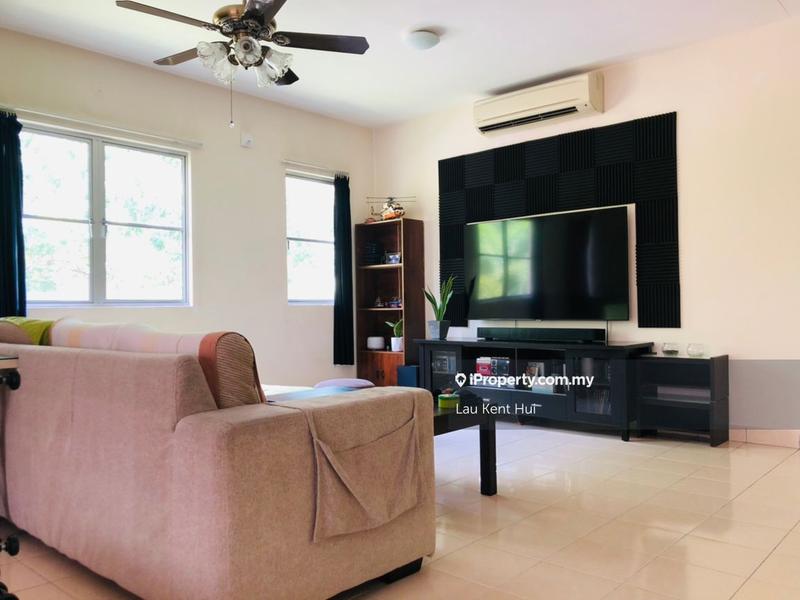 Rumah Berkembar untuk Dijual di Taman Equine, Seri Kembangan oleh Lau Kent Hui - iProperty.com.my