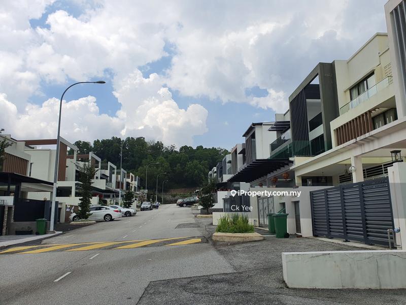 Rumah Berangkai 3 Tingkat untuk Dijual di Sutera Heights , Cheras, Cheras oleh Ck Yee - iProperty.com.my