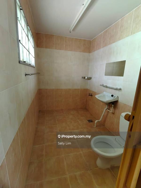 Rumah Teres 2-Tingkat untuk Dijual di Serdang, Seri Kembangan oleh Sally Lim - iProperty.com.my