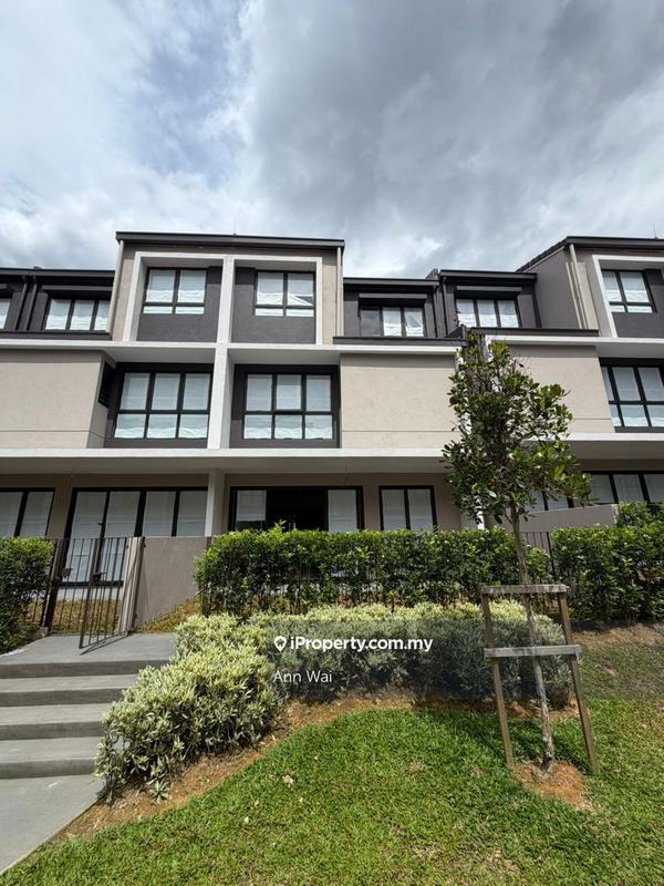 Rumah Teres 3-Tingkat untuk Dijual di Jia Residences, Seri Kembangan oleh Ann Wai - iProperty.com.my
