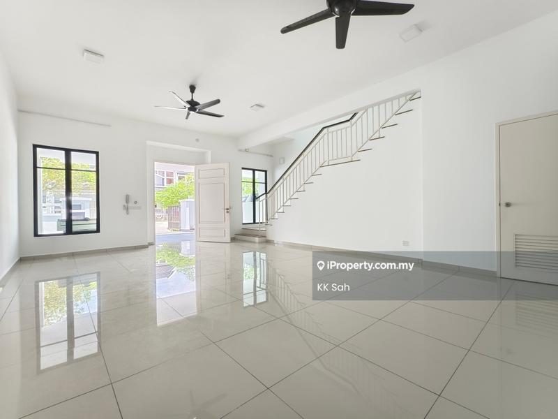 2-storey Terraced House untuk Dijual di Eco Majestic, Semenyih oleh KK Sah - Living Room - iProperty.com.my