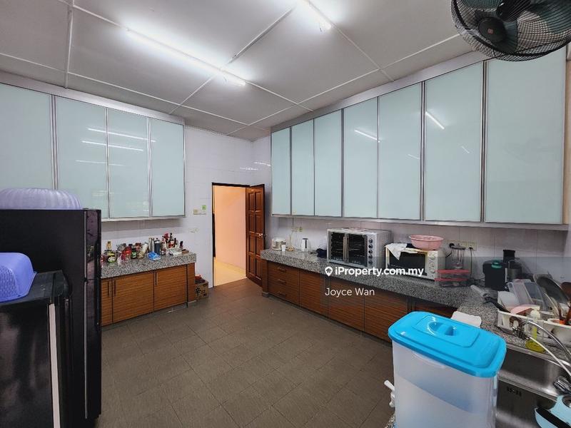 Bungalow House for Sale in Seksyen 5, Petaling Jaya by Joyce Wan - iProperty.com.my
