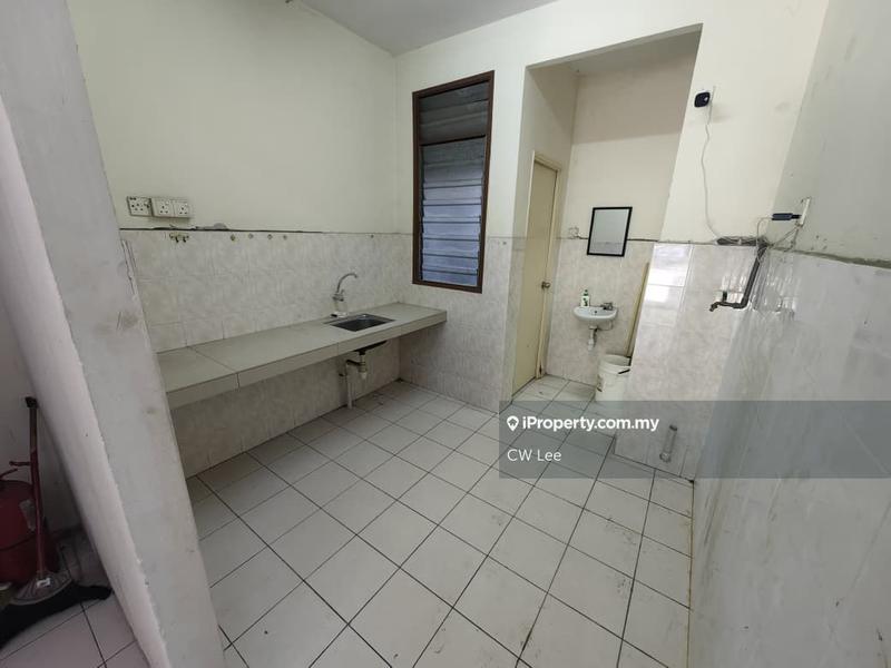 2.5-storey Terraced House for Sale in Taman Putra Perdana, Puchong by CW Lee - iProperty.com.my